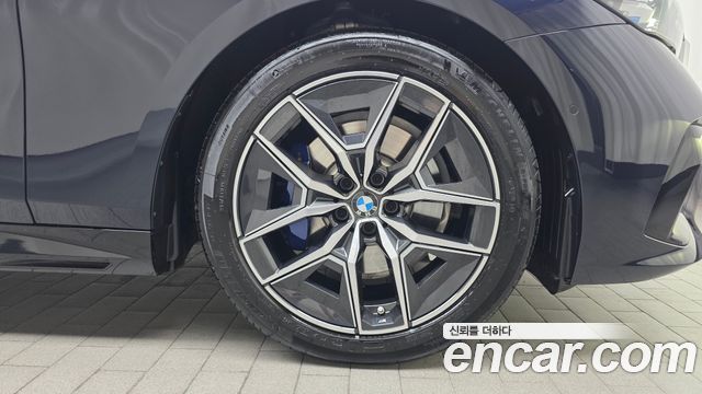 BMW 5-Series 2025 — photo 7