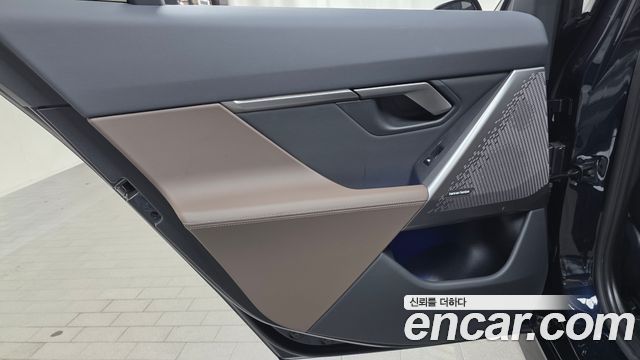BMW 5-Series 2025 — photo 15