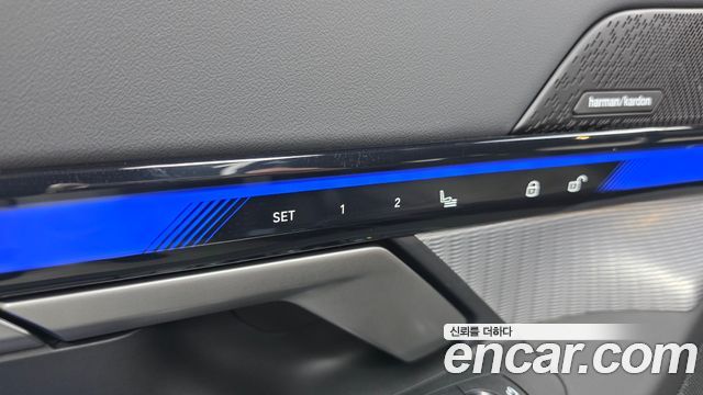 BMW 5-Series 2025 — photo 27