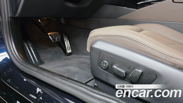 BMW 5-Series 2025 — photo 28
