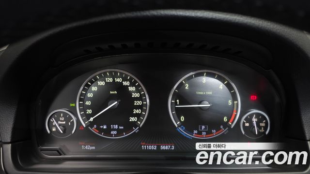 BMW 5-Series 2013 — photo 11