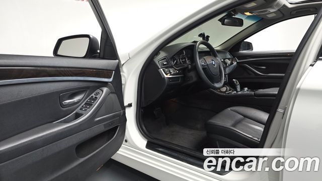 BMW 5-Series 2013 — photo 13