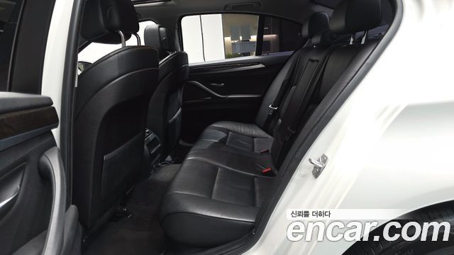 BMW 5-Series 2013 — photo 18