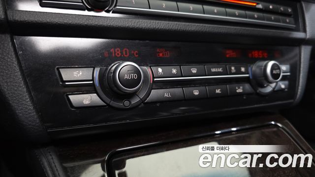 BMW 5-Series 2013 — photo 24