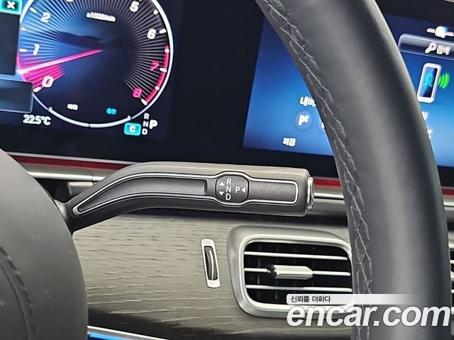 Mercedes-Benz GLS-Class 2025 — photo 8