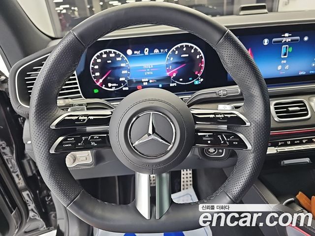 Mercedes-Benz GLS-Class 2025 — photo 9
