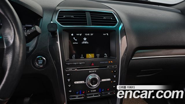 Ford Explorer 2017 — photo 15