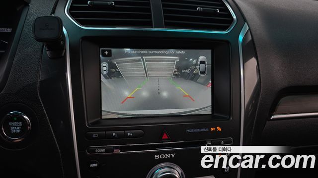 Ford Explorer 2017 — photo 16