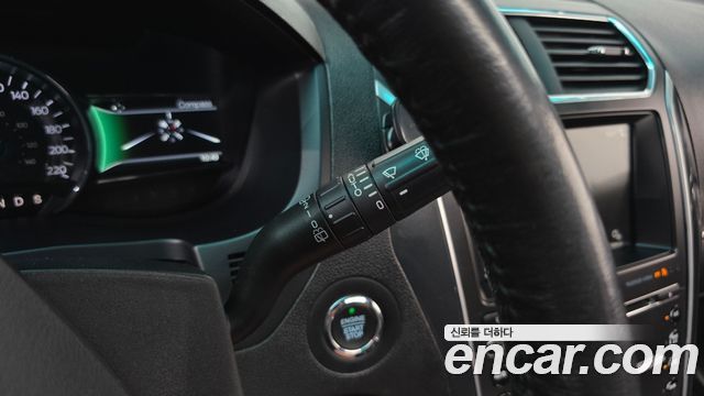 Ford Explorer 2017 — photo 18