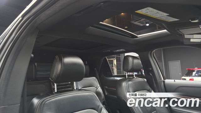 Ford Explorer 2017 — photo 19