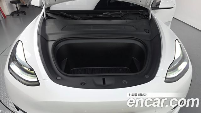 Tesla Model Y 2024 — photo 5