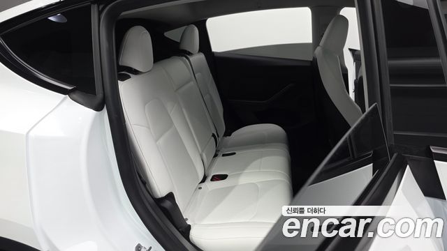 Tesla Model Y 2024 — photo 10