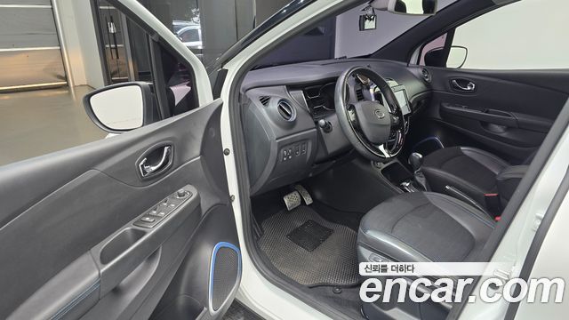 Renault Korea QM3 2017 — photo 13