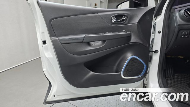 Renault Korea QM3 2017 — photo 14
