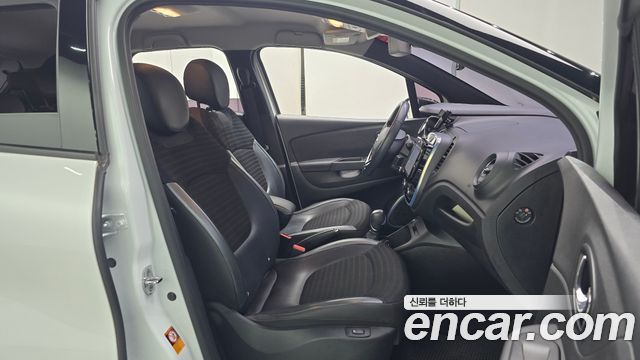 Renault Korea QM3 2017 — photo 16