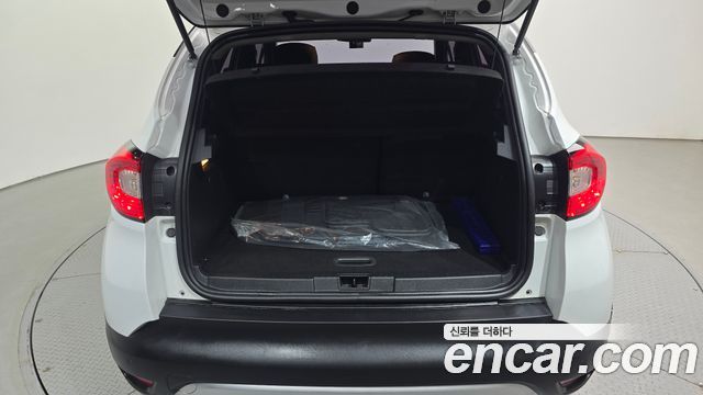Renault Korea QM3 2017 — photo 30