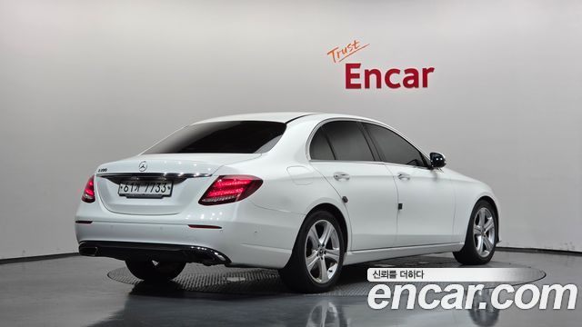Mercedes-Benz E-Class 2018 — photo 2