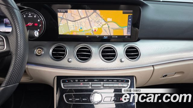 Mercedes-Benz E-Class 2018 — photo 18