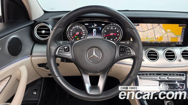 Mercedes-Benz E-Class 2018 — photo 19