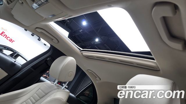 Mercedes-Benz E-Class 2018 — photo 22