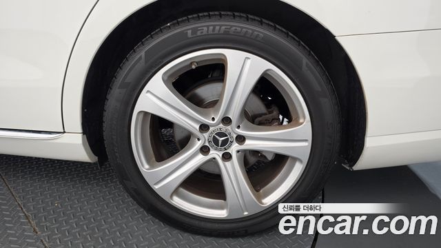 Mercedes-Benz E-Class 2018 — photo 7