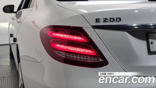 Mercedes-Benz E-Class 2018 — photo 9
