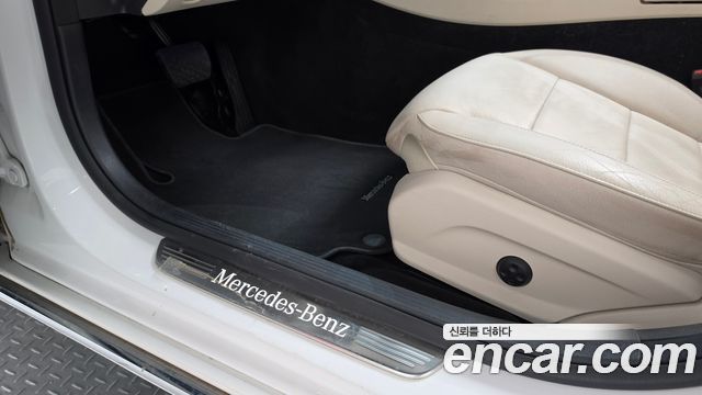 Mercedes-Benz E-Class 2018 — photo 30