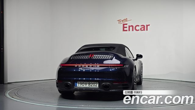 Porsche 911 2021 — photo 4