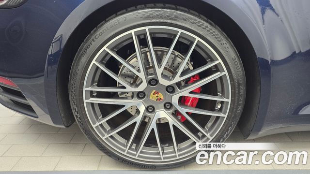 Porsche 911 2021 — photo 5