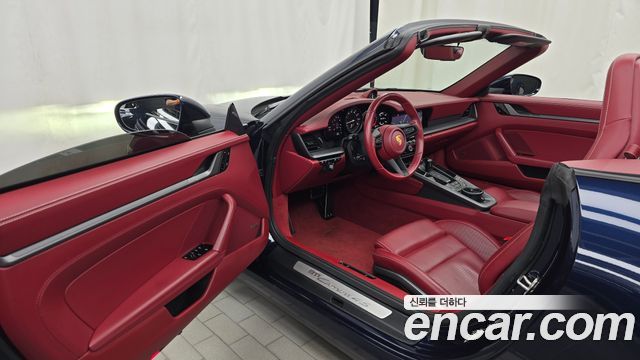 Porsche 911 2021 — photo 13