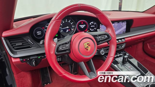 Porsche 911 2021 — photo 19