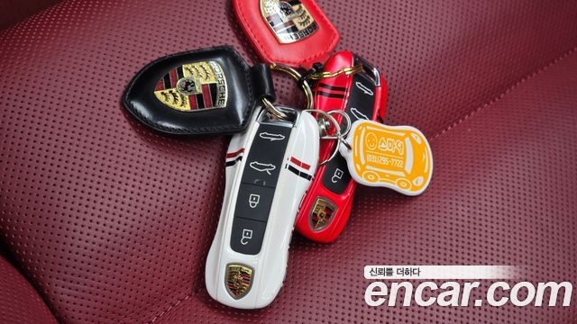 Porsche 911 2021 — photo 21