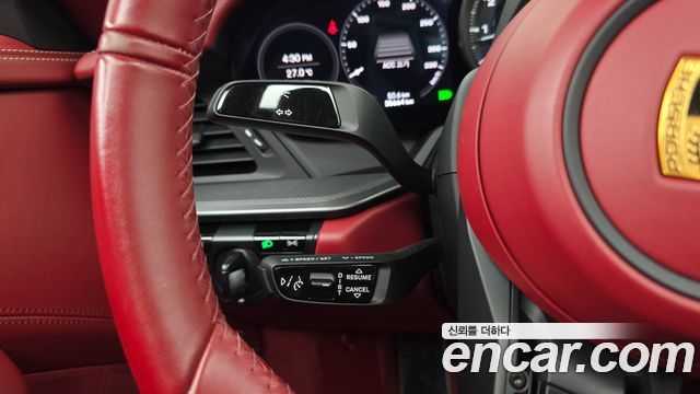 Porsche 911 2021 — photo 22
