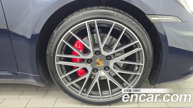 Porsche 911 2021 — photo 7