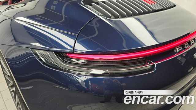 Porsche 911 2021 — photo 9