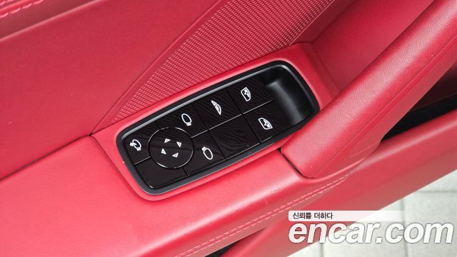 Porsche 911 2021 — photo 30