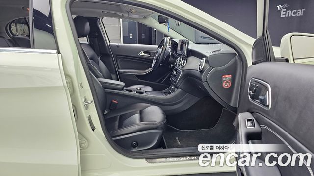 Mercedes-Benz GLA-Class 2015 — photo 11