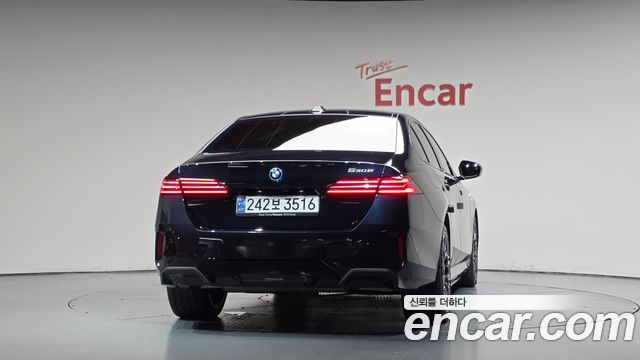 BMW 5-Series 2025 — photo 4