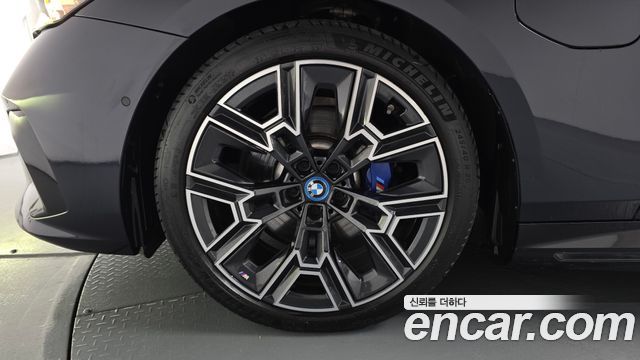 BMW 5-Series 2025 — photo 5