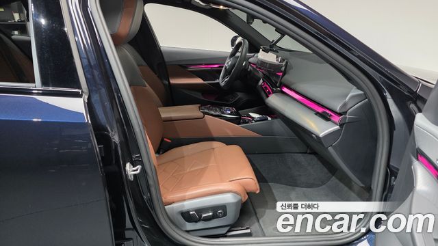 BMW 5-Series 2025 — photo 17