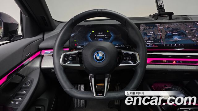 BMW 5-Series 2025 — photo 19