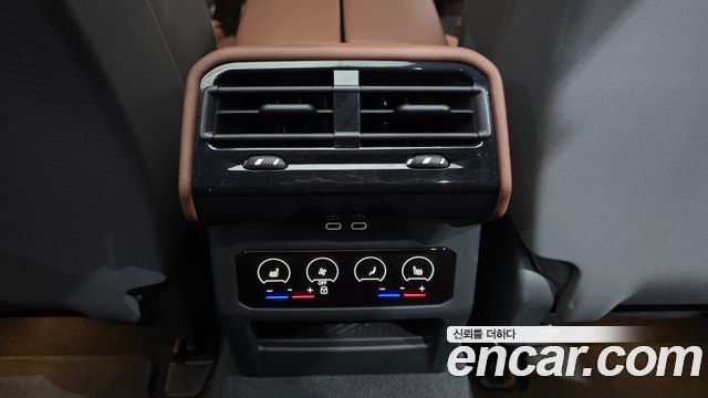 BMW 5-Series 2025 — photo 25