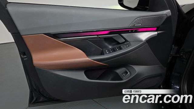 BMW 5-Series 2025 — photo 14