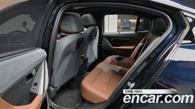 BMW 5-Series 2025 — photo 16
