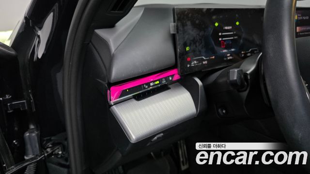 BMW 5-Series 2025 — photo 28