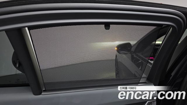 BMW 5-Series 2025 — photo 36