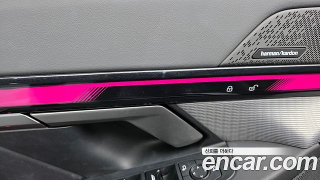 BMW 5-Series 2025 — photo 37