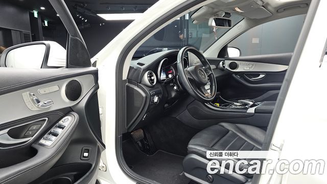 Mercedes-Benz GLC-Class 2018 — photo 13