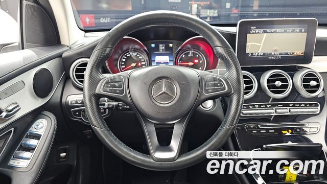 Mercedes-Benz GLC-Class 2018 — photo 19
