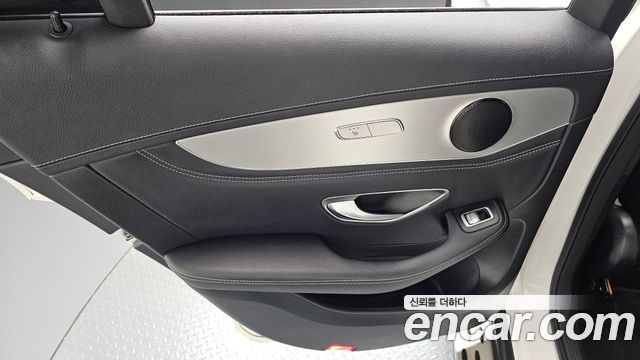 Mercedes-Benz GLC-Class 2018 — photo 15